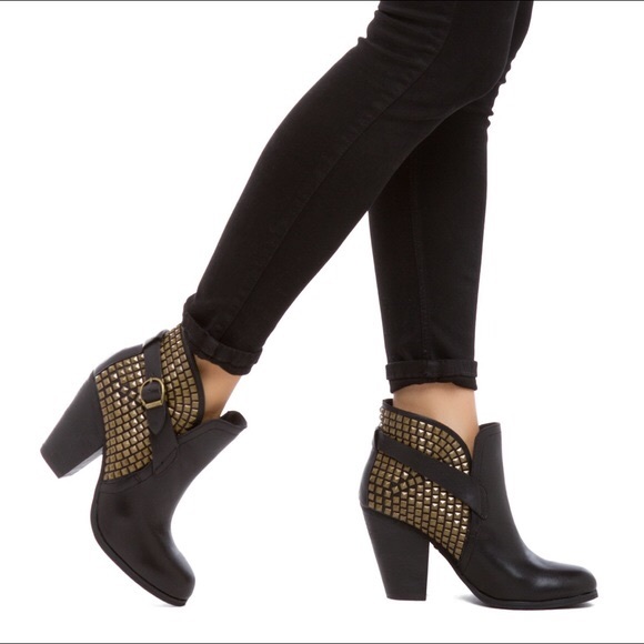 steve madden booties with studs